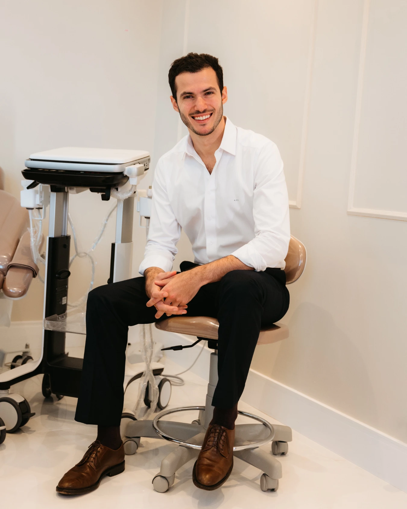 Foto Dr. Breno Banner Vertical Dr.brenotrindade Dr. Breno Trindade | Dr. Breno Paschoalin Trindade — Radiologista